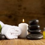 arrangement-with-spa-towel-stones